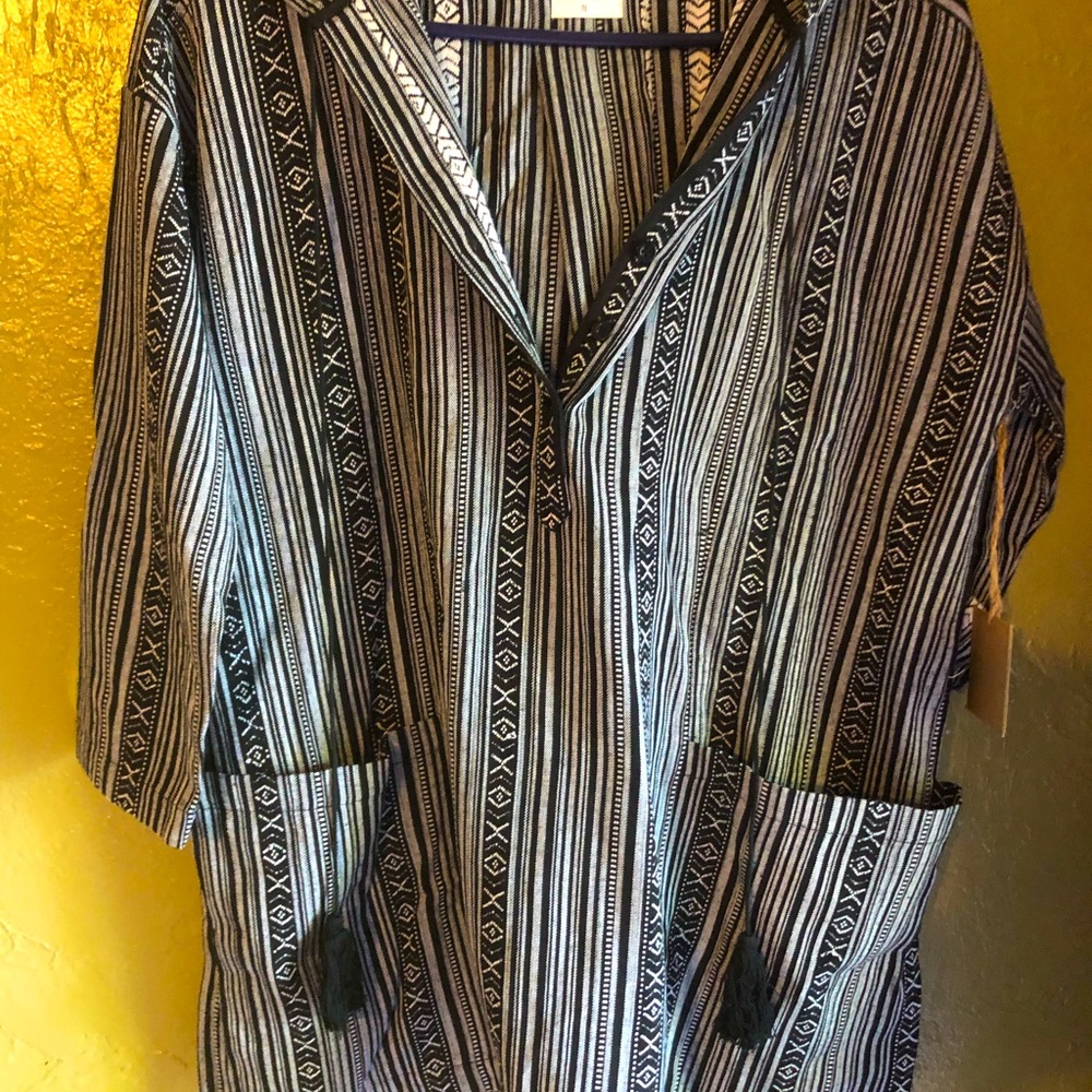 PPLA Tunic (New With Tag) Aztec black and white print. Size small